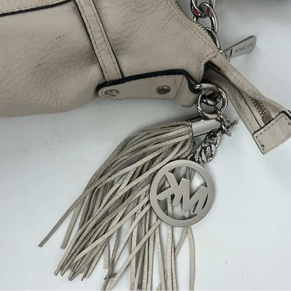 Micheal Kors cream leather shoulder bag w/crossbody strap